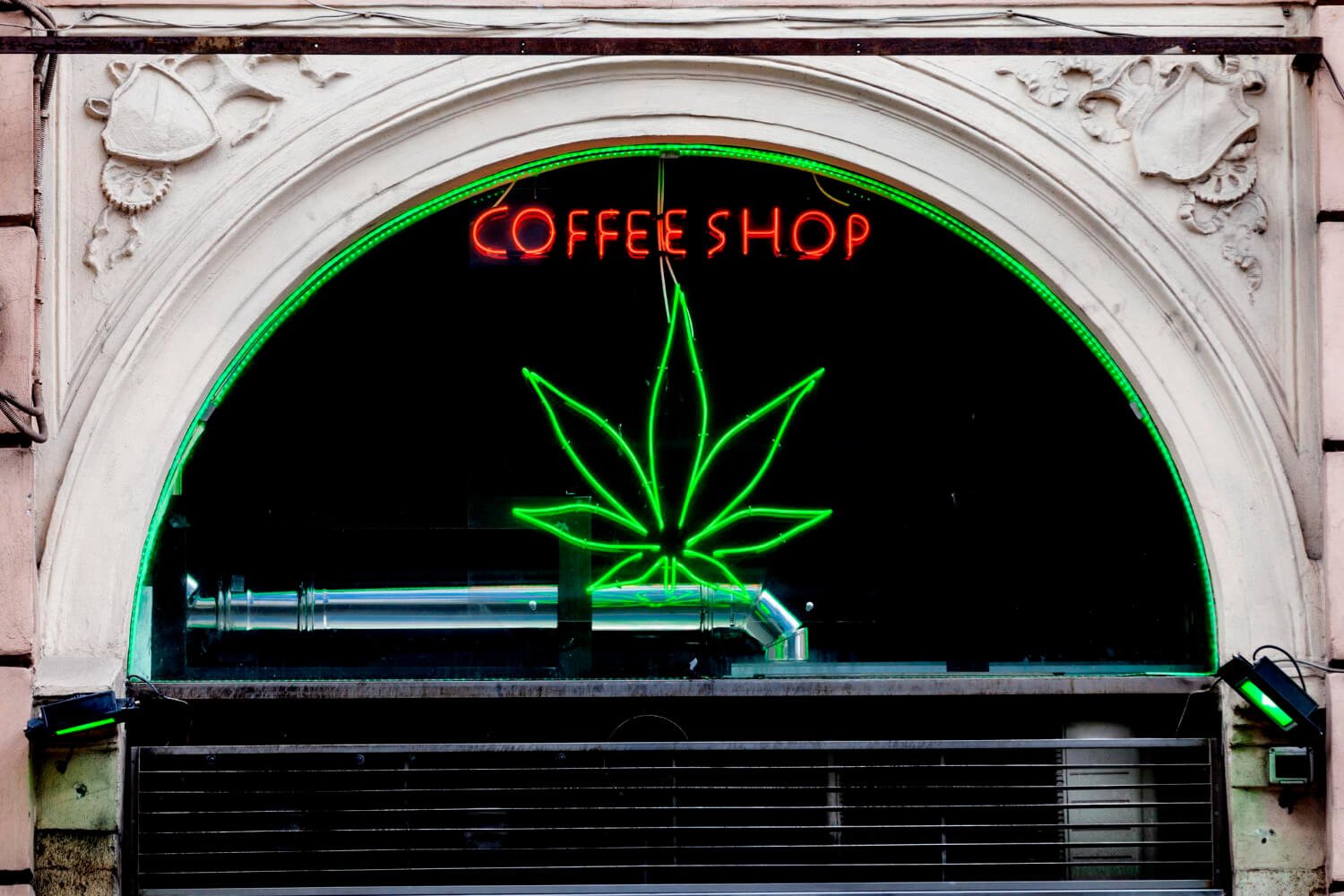 Cannabis lawmakers pave the way for cannabis retailers to serve non-cannabis food and beverages